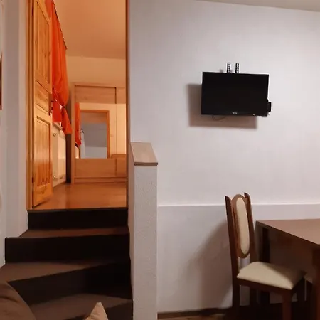 Homestay Anemari *